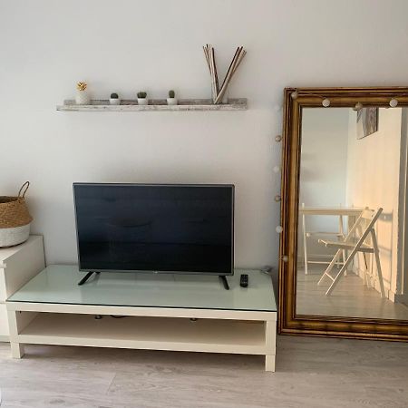 Acogedor Estudio En Primera Linea De Playa Бенальмадена Экстерьер фото