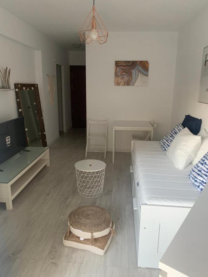 Acogedor Estudio En Primera Linea De Playa Бенальмадена Экстерьер фото